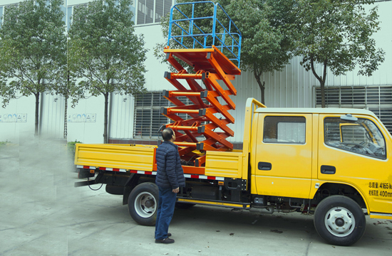 东风小多利卡折臂12米高空作业车