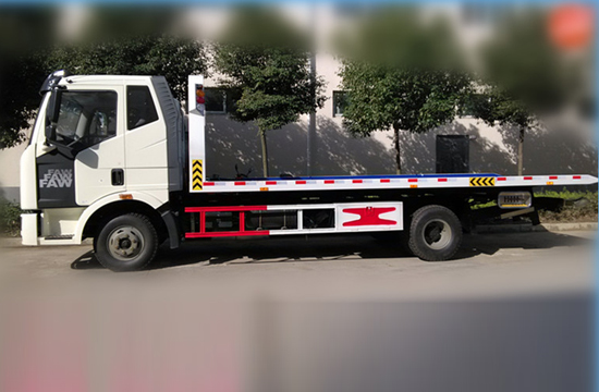 解放J6清障车