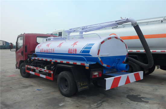 江铃凯锐6方吸粪车