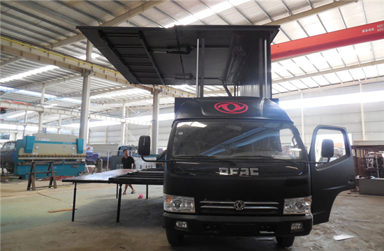 东风舞台车