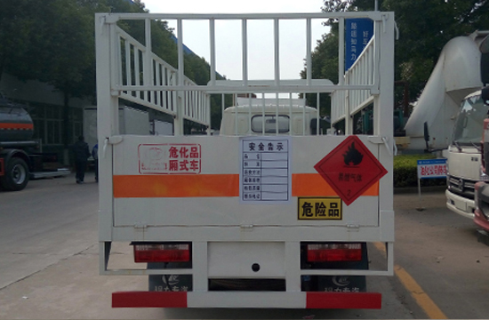 东风小多利卡栏板气瓶运输车