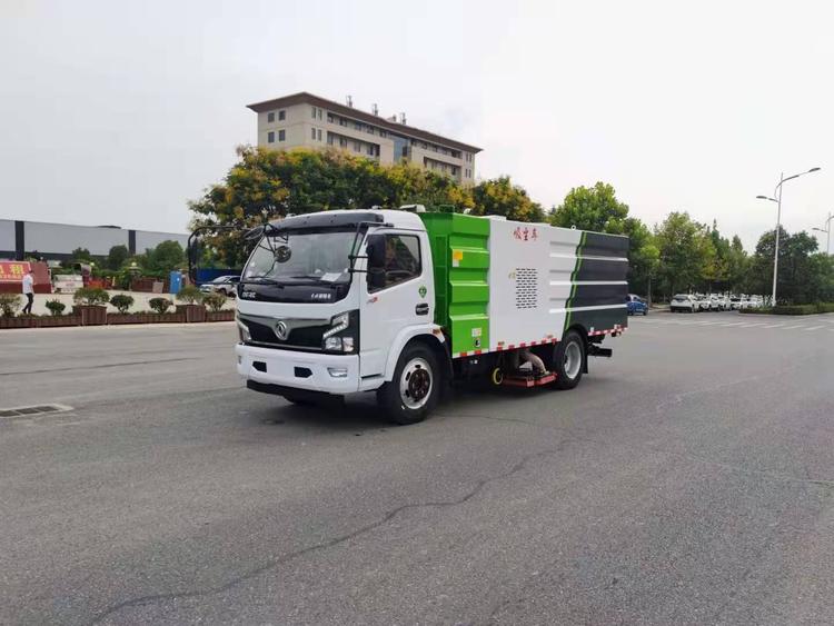 东风大福瑞卡吸尘车