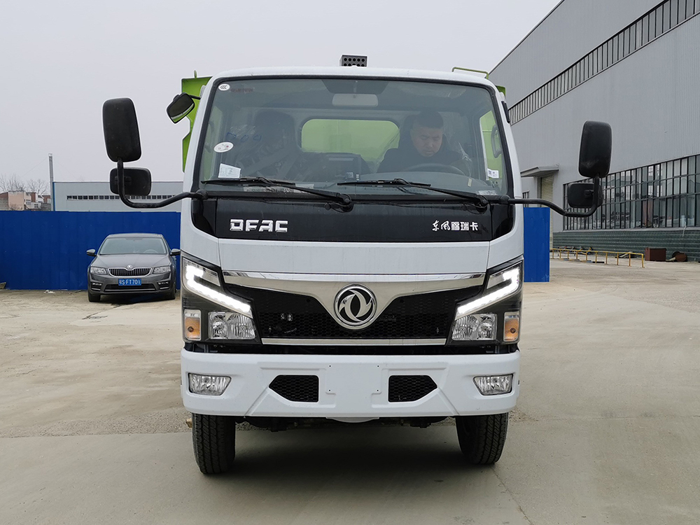 东风福瑞卡吸尘车