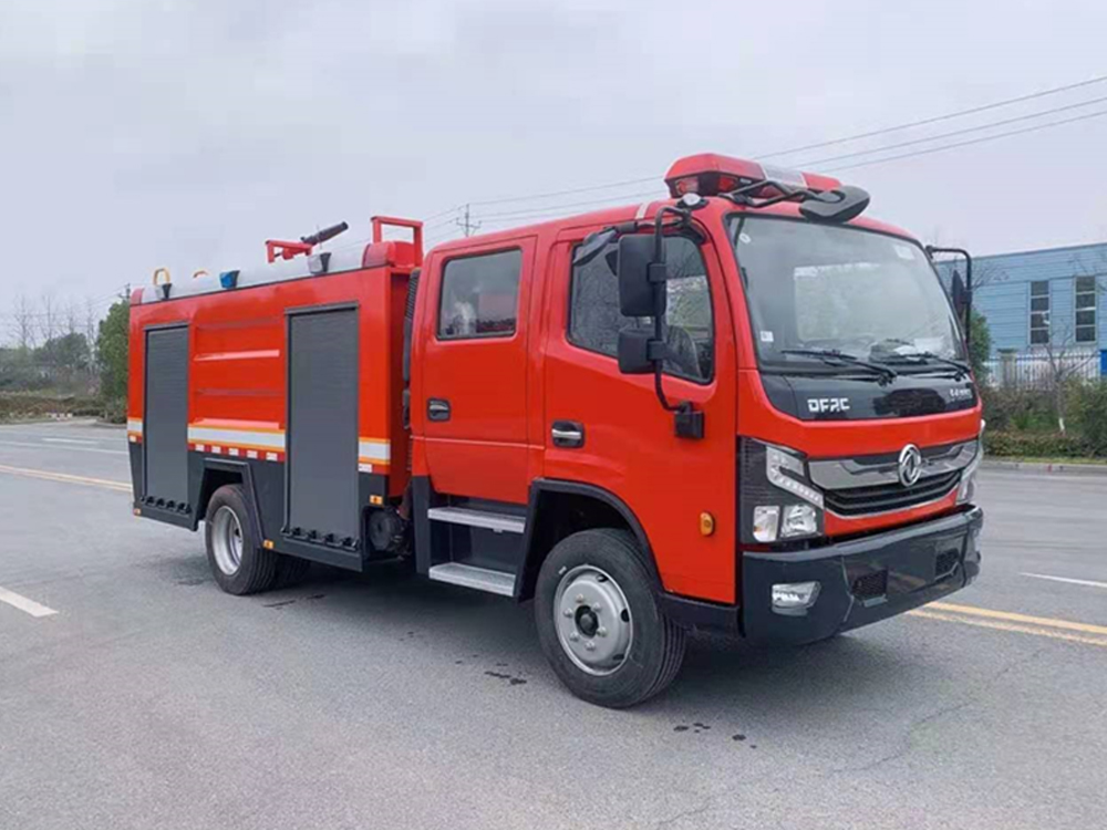 东风5吨水罐消防车