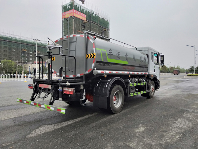 东风 D9 15 方洒水车