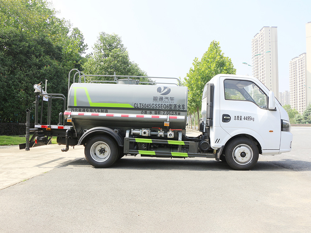 东风2吨蓝牌洒水车