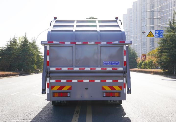 东风T5压缩式垃圾车