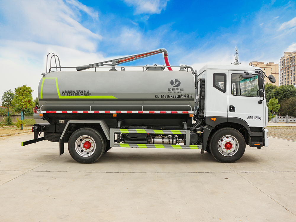东风D9吸粪车