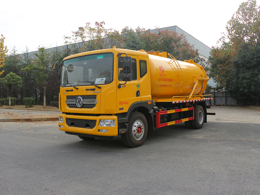 东风D9吸污车