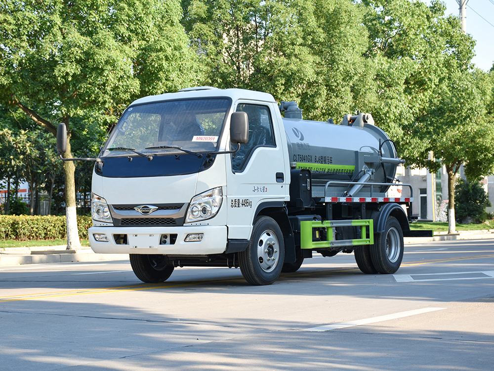 福田小卡之星3吸污车