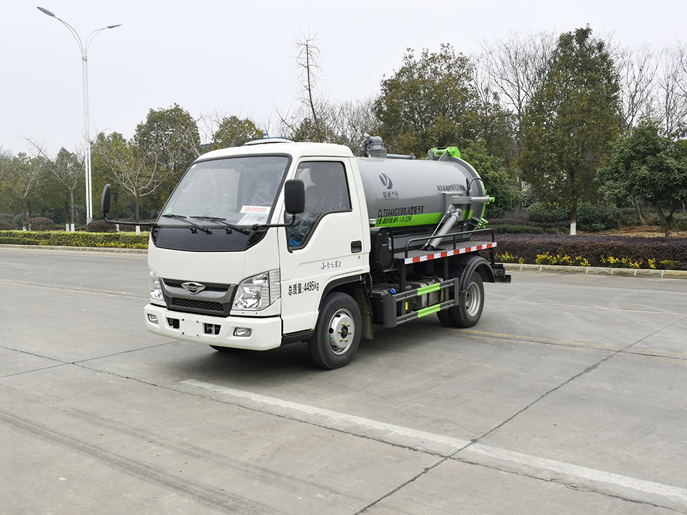 福田小卡之星2吸污车