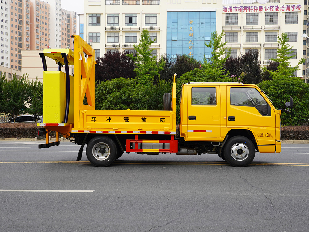 JMC防撞缓冲车