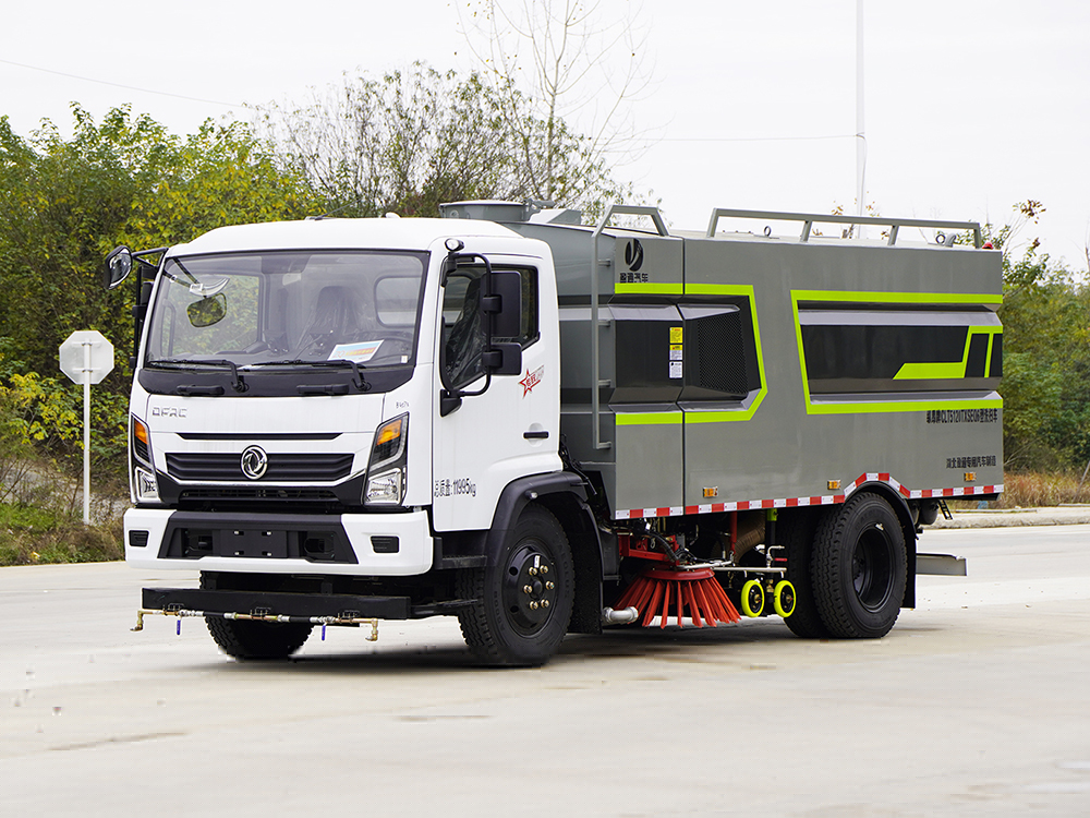 东风T17驾驶室宽体洗扫车
