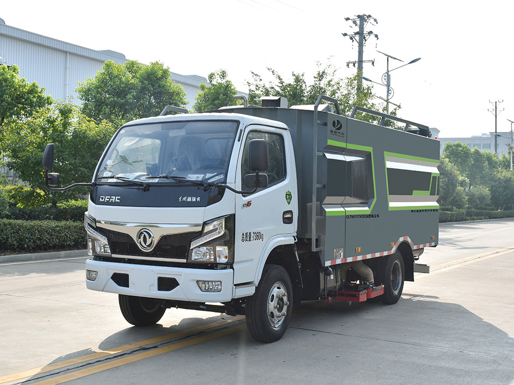 东风福瑞卡吸尘车