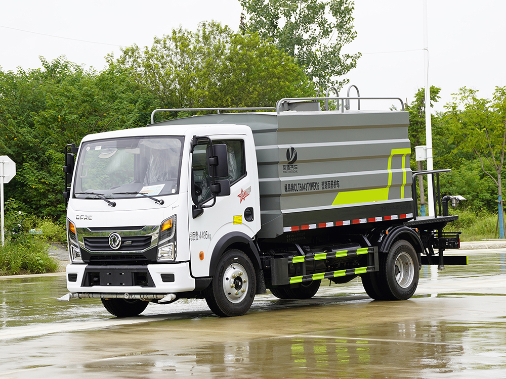 东风T17路面养护车